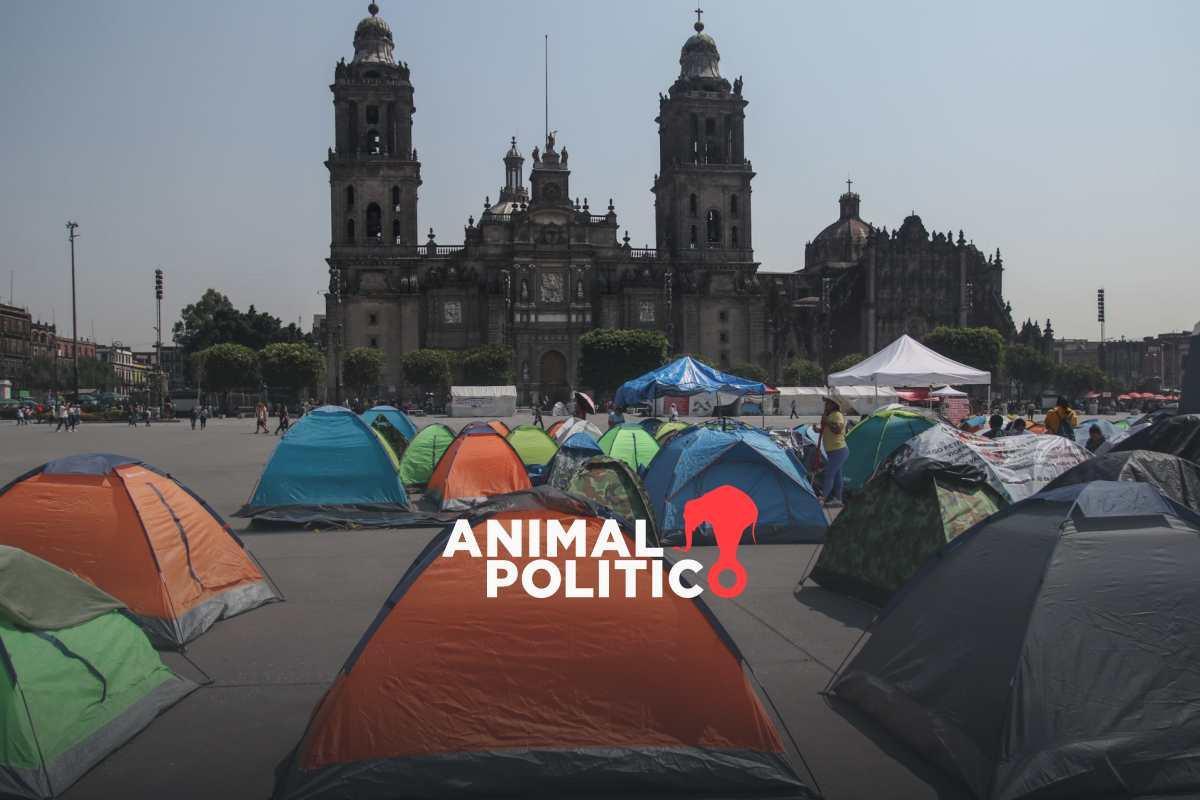 CNTE mantiene paro y plantón en el Zócalo, tras reunión con AMLO; rechazan aumento salarial del 10%