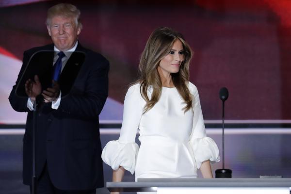 Elecciones EU: Melania Trump responde a las sospechas sobre su visado de trabajo
