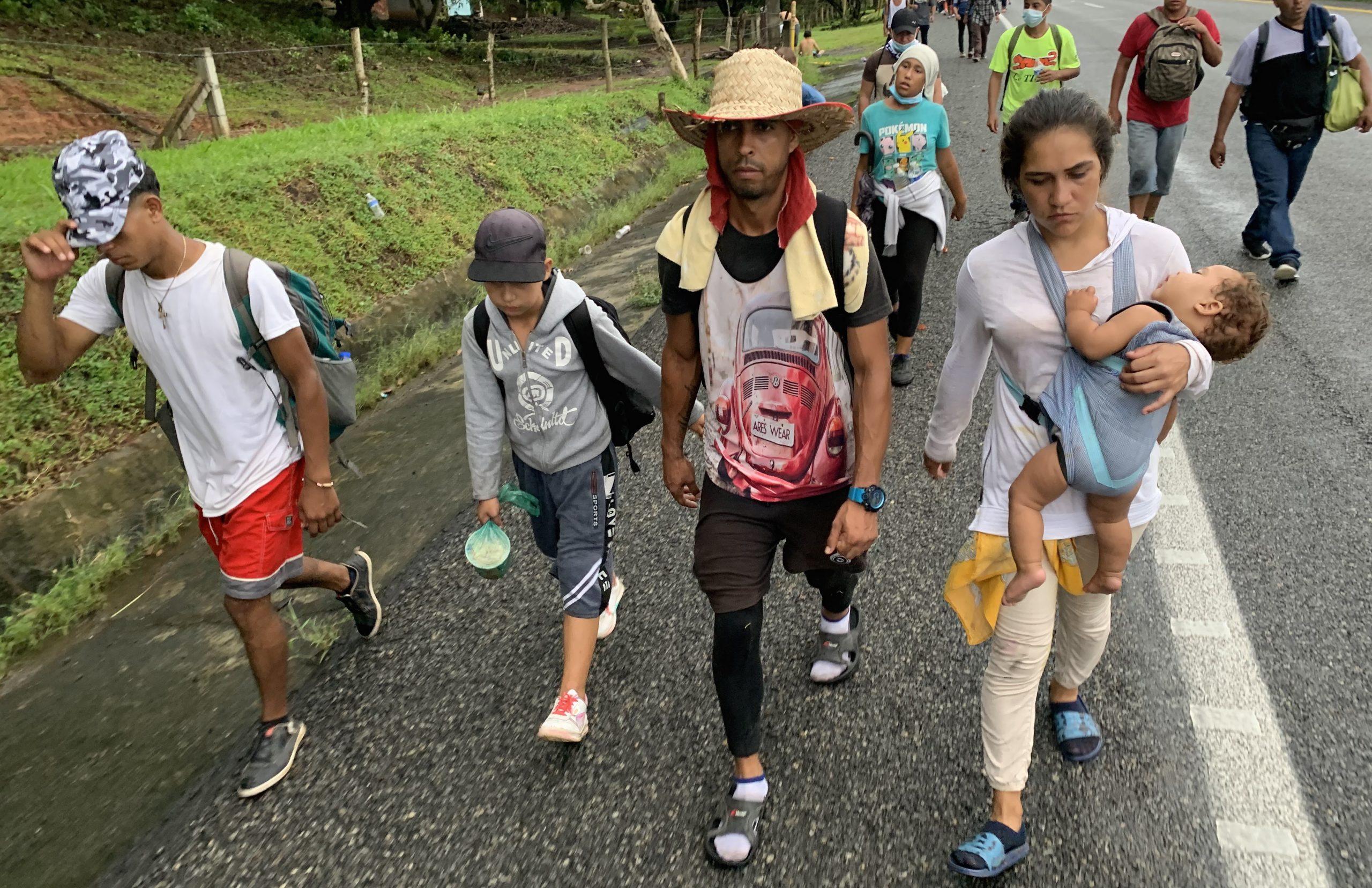 Migrantes venezolanos atraviesan selvas y quedan atrapados en Tapachula