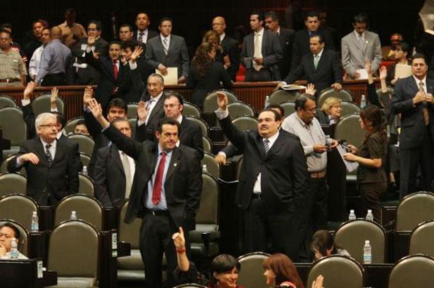 <i>Castigarán</i> a monopolios con 10% de multa sobre sus ingresos