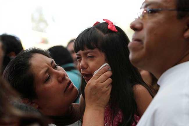 Migrantes recuperan a sus hijas retenidas en EU mediante teleconferencia