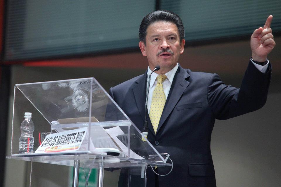 Navarrete <i>se baja</i> de la contienda por el GDF; apoyará a Barrales