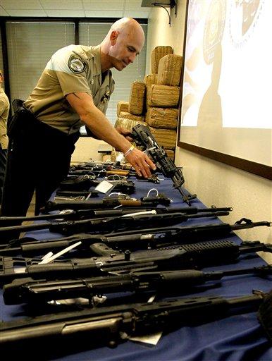 Narcos mexicanos fichan a presos en Estados Unidos: <i>El País</i>