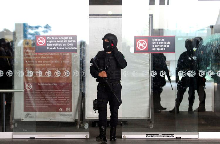 Desmiente AICM versión de la SSP