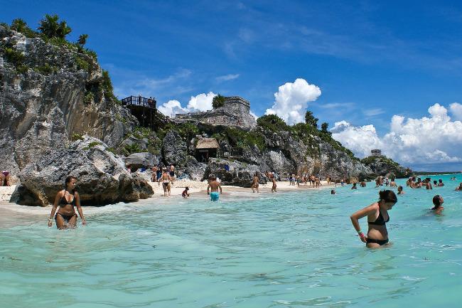 7 de 10, en contra de vender playas a extranjeros