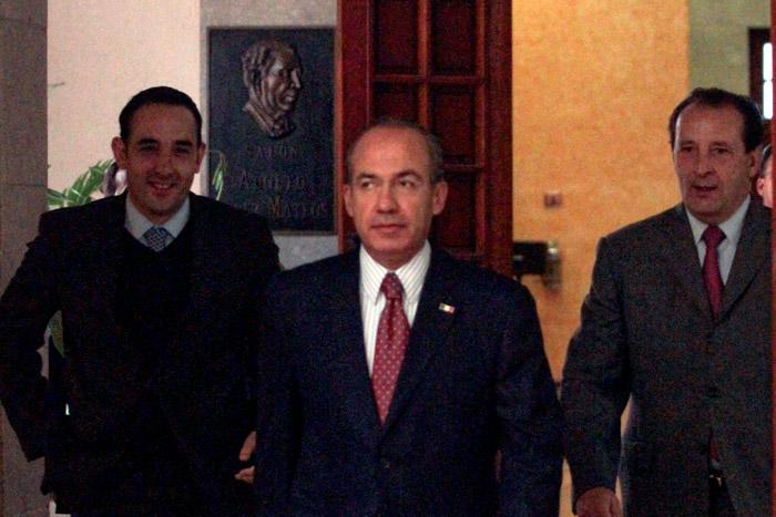 Calderón también le entra discusión sobre el aborto