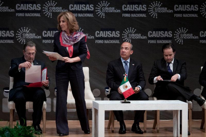 Lo ocurrido en Tres Marías se investiga “con todo rigor y severidad”: Calderón a embajador de EU