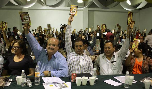 PRD aprueba consulta en Edomex para definir alianza con el PAN