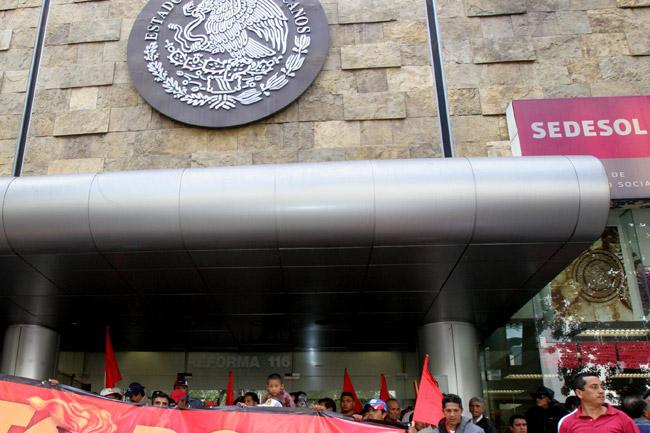 Protesta en Sedesol afectó a 44 millones de beneficiarios