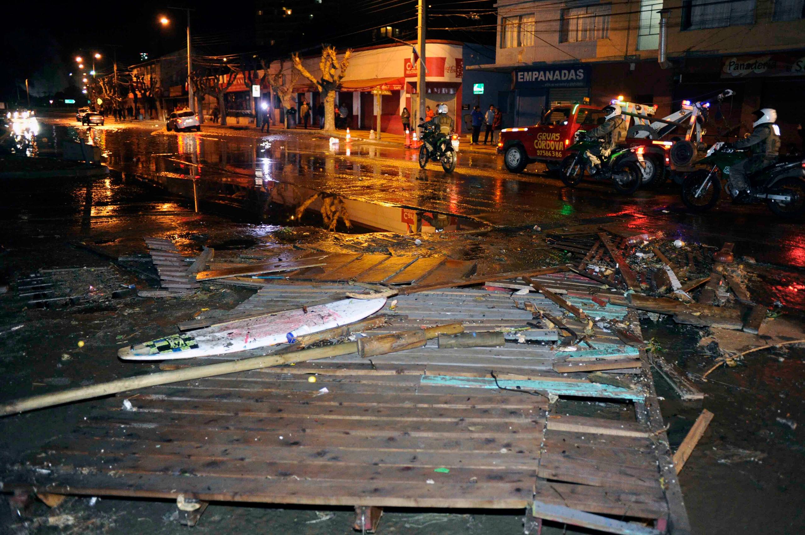10 muertos y “caos total” en Chile tras el terremoto de 8.3 grados