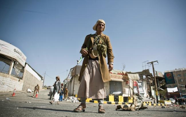 El presidente de Yemen y su gabinete renuncia en medio de conflicto civil