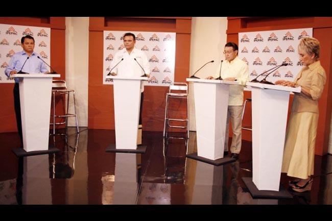 Críticas y acusaciones <br>dominan en debate por Yucatán
