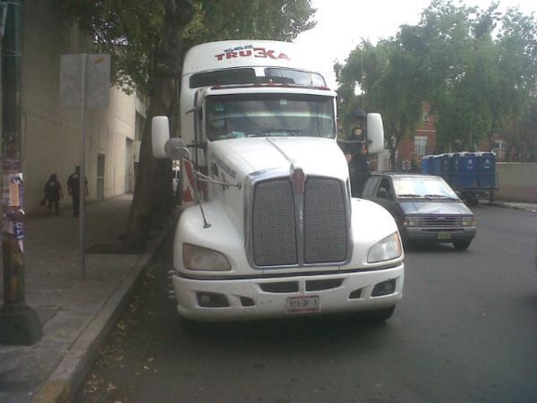 Detienen tráiler que transportaba más de 200 kilos de droga en el DF