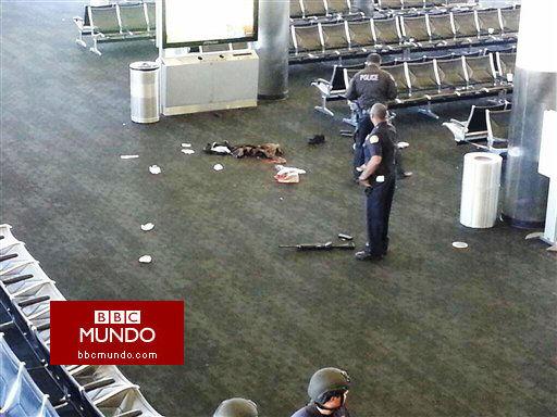 Atacante de aeropuerto de Los Ángeles “quería suicidarse”