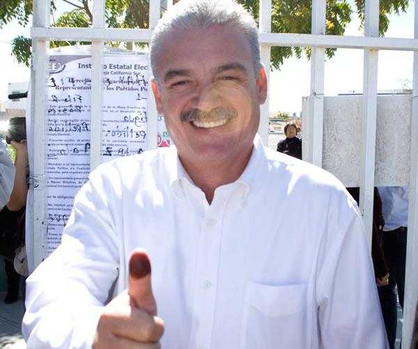 Covarrubias gana BCS, según encuestas
