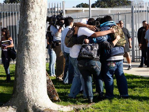 Alumno desata tiroteo en escuela de LA; hay tres heridos
