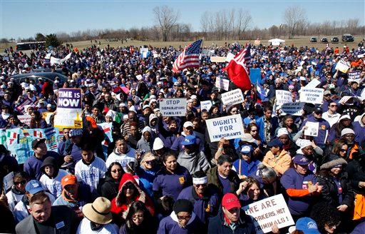 Migrantes marchan en EU para exigir reforma migratoria