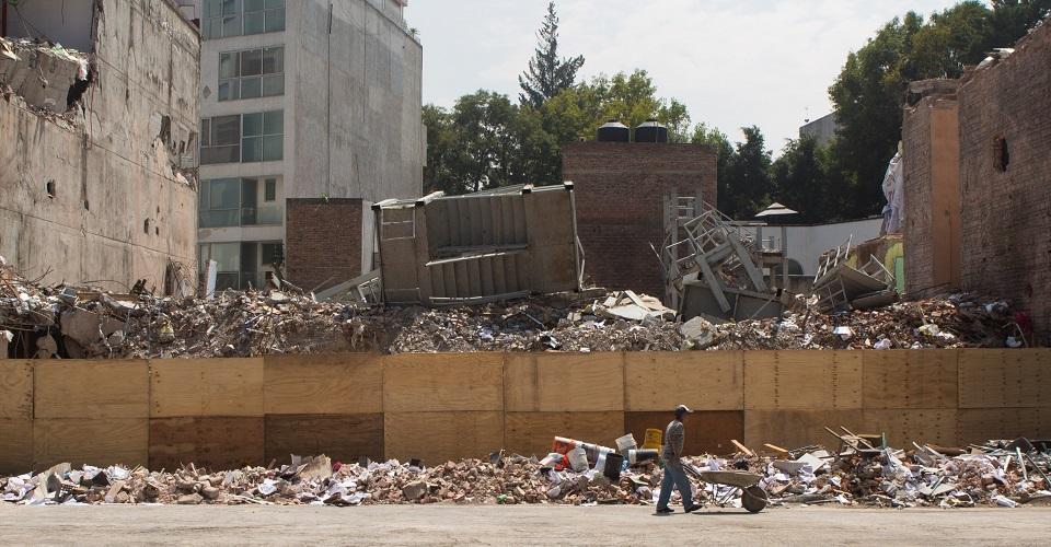 Dueños de Álvaro Obregón 286 niegan irregularidades en construcción; somos víctimas
