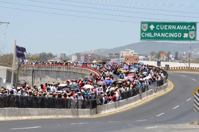 Van 39 órdenes de aprehensión contra maestros de Guerrero