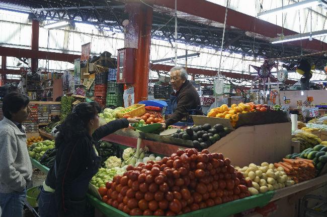 Inflación cerrará por abajo del 4%: Banxico