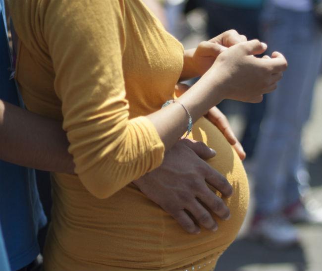 Controversia en Texas: desconectan a mujer con muerte cerebral y embarazada