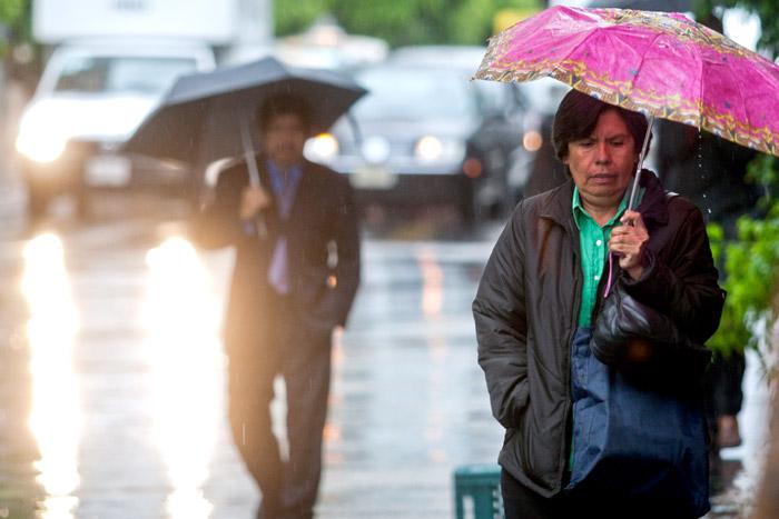 Provocará onda tropical 4 fuertes lluvias en el sureste