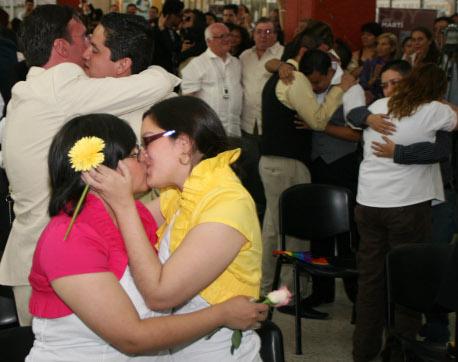 Realizan primera boda gay en Oaxaca