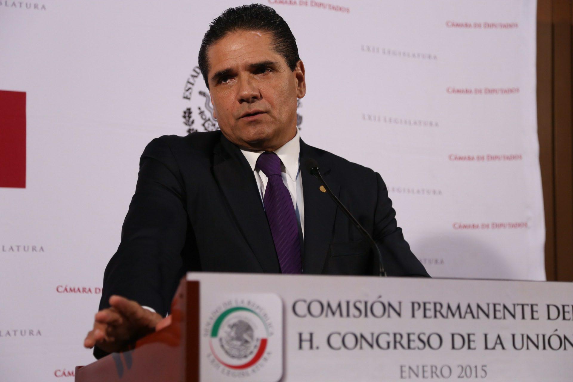 Gobernador de Michoacán trabajará desde Apatzingán hasta que cese la violencia