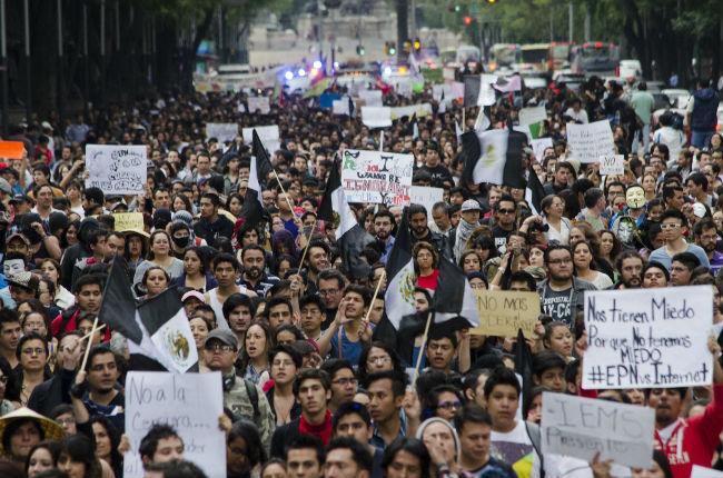 Mayor competencia y bajos precios, lo que esperan los mexicanos de las leyes de Telecom