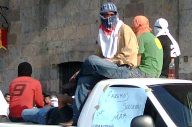 Gobierno de Michoacán libera a 10 estudiantes presos por disturbios