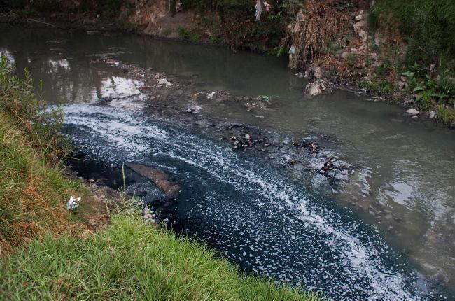 Gobierno dejó morir los ríos Atoyac y Xochiac y puso en peligro a 2 millones de personas