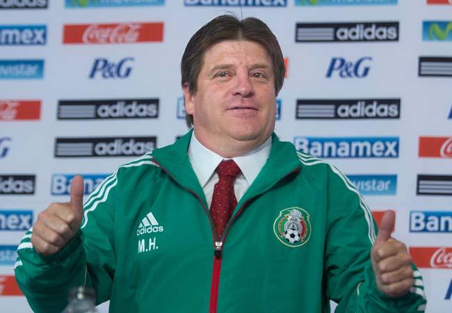 “Los verdes sí cumplen”, dice el entrenador de la Selección Mexicana en llamado a votar