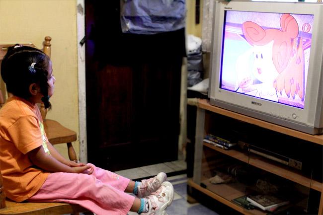 Acusan a funcionaria de utilizar TV oficial para uso personal