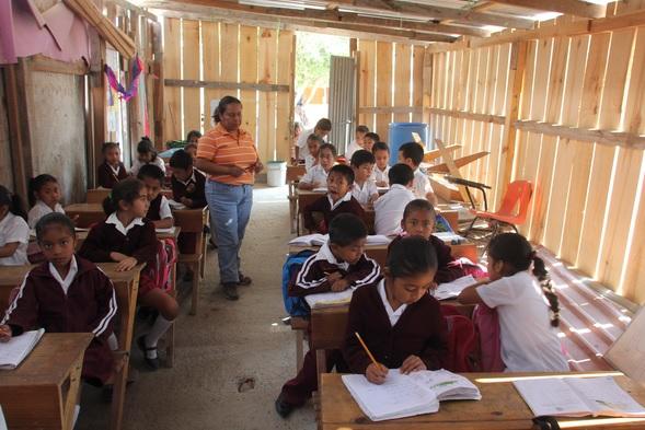 México produce “escuelas pobres para pobres”; 59% tiene deficiencias