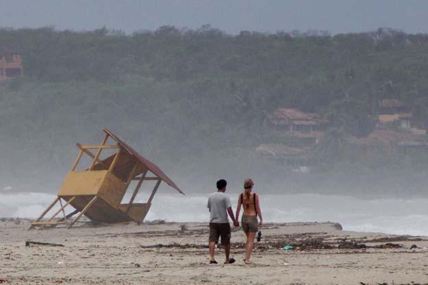Alerta en BC por huracán Paul; ya es categoría 3