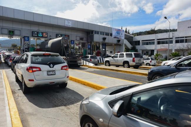 Balacera en la México-Acapulco deja 3 muertos, 6 heridos y cierre de la carretera