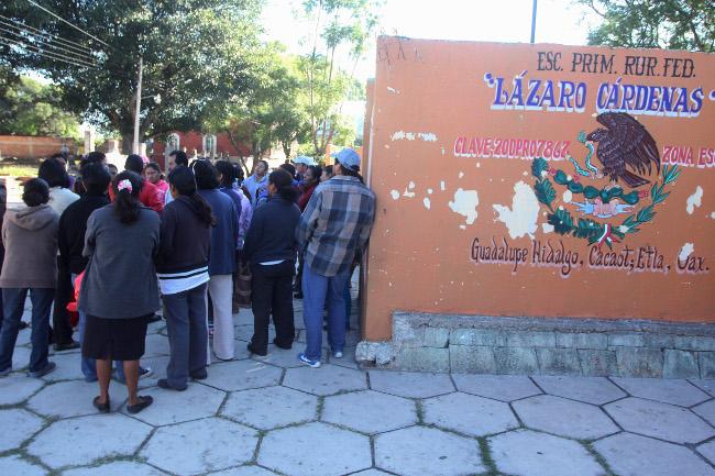 Padres de familia rechazan que maestros de la CNTE den clases en 43 escuelas de Oaxaca