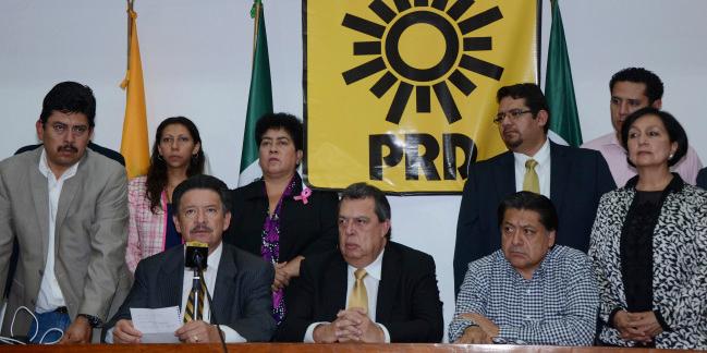 El gobernador Ángel Aguirre pide licencia a su cargo por el caso Ayotzinapa