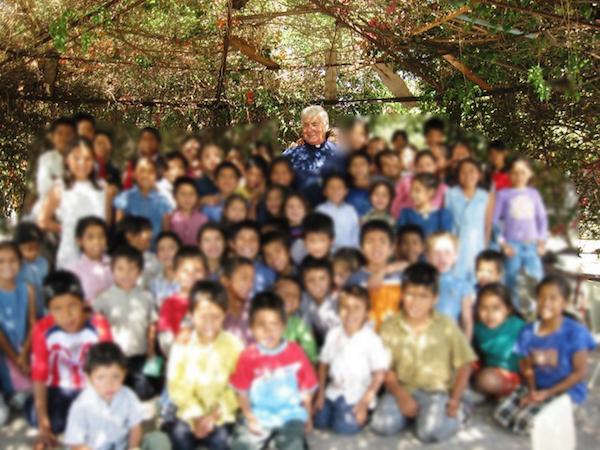 Niños en albergues dirigidos por un sacerdote acusan maltratos y abuso sexual