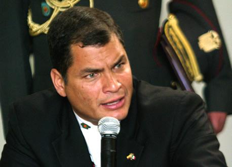 Correa perdona al diario <i>El Universo</i>