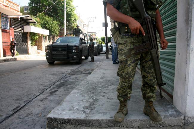Comunidad de Zotoltitlán se arma contra la delincuencia en Guerrero