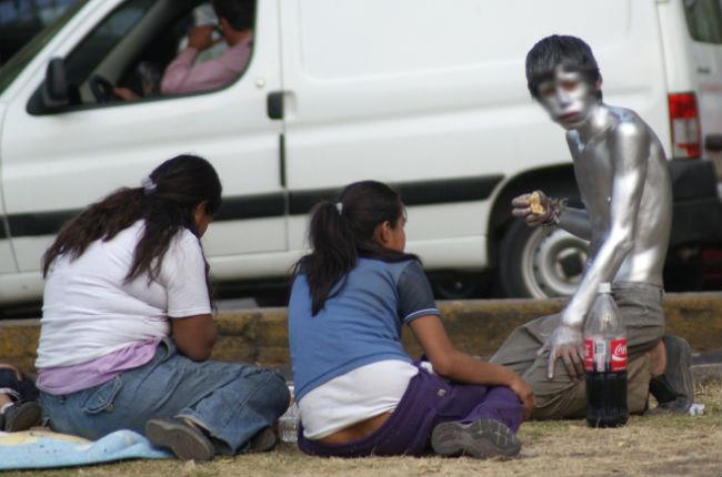 A la mitad de los niños que trabajan en México no les pagan, indica el Inegi