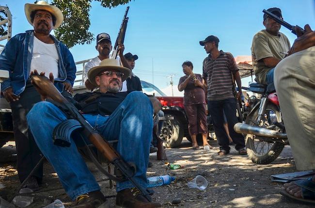 Michoacán “es un desmadre (…) se puede transitar con cualquier arma”, dice Hipólito Mora