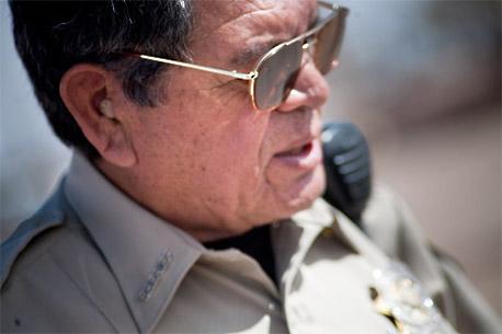 Suspenden a jefe de policía de Nuevo México por tráfico de armas