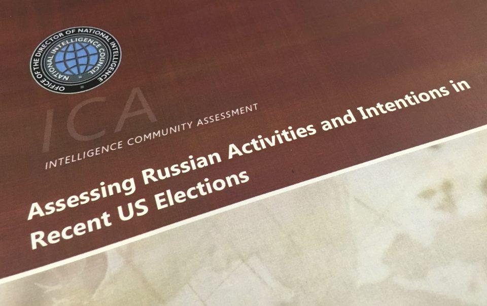 Qué dice el informe de inteligencia que culpa a Rusia de los ciberataques a las elecciones de EU