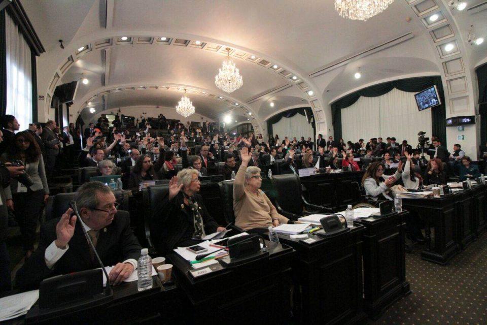 Falta de acuerdos obliga a suspender la primera sesión de la Asamblea Constituyente de la CDMX