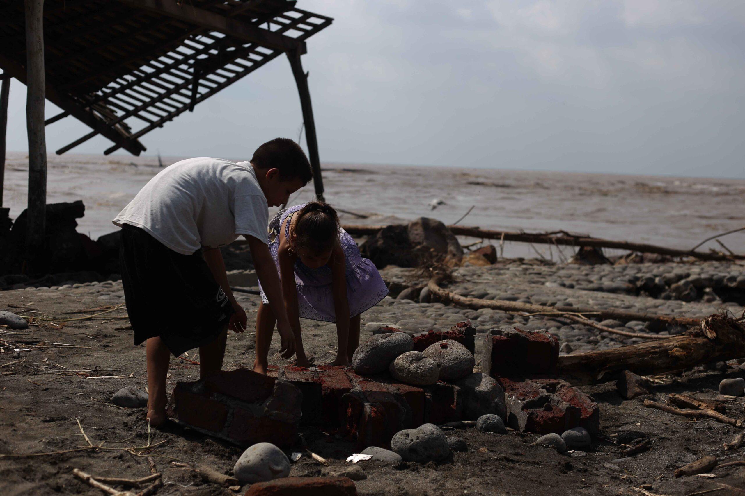 ‘Patricia’ colapsó la costa de Michoacán; deja 10 mil hectáreas siniestradas