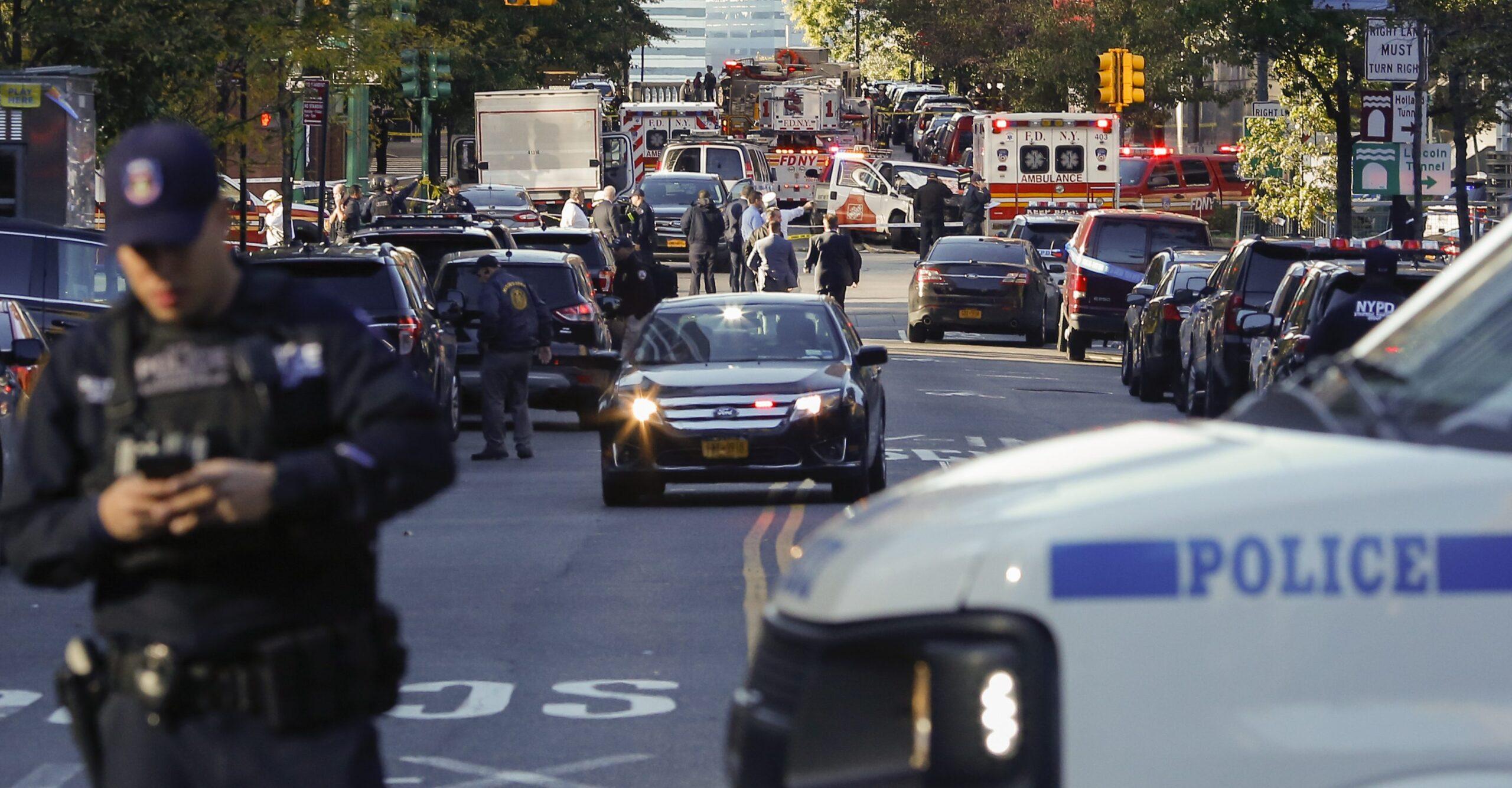 Ataque terrorista en Nueva York deja 8 muertos y 12 heridos; detienen al presunto responsable