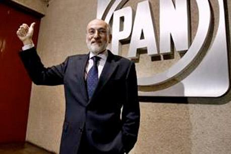 Bravo Mena <i>huye</i> de la FES Acatlán