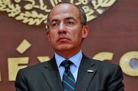 Stanford reconoce liderazgo de Calderón ante adversidad